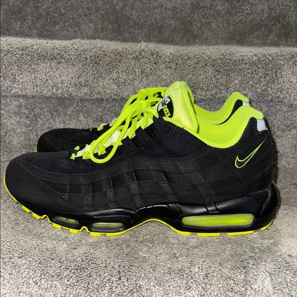 Men’s Nike Air Max 95 - Picture 4 of 5
